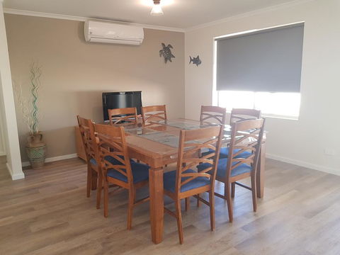 Towncrackers Guest House - Tourism Gold Coast 2