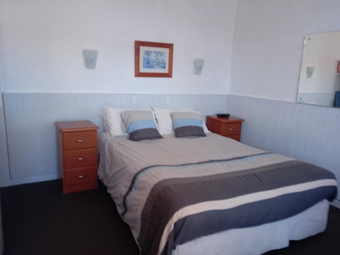 Travellers Rest Motel - Tourism Gold Coast 3