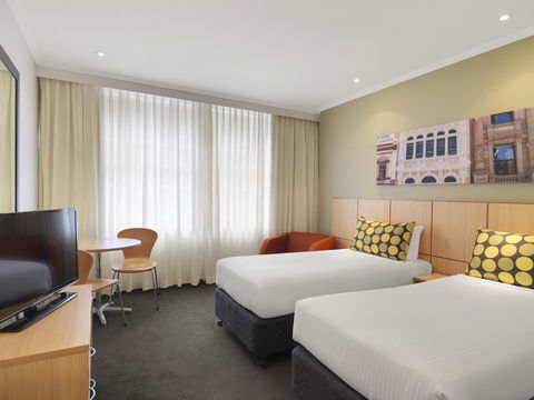 Travelodge Hotel Sydney Martin Place - Tourism Gold Coast 1
