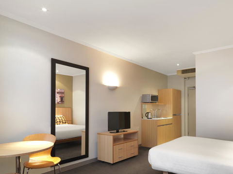 Travelodge Hotel Sydney Martin Place - Tourism Gold Coast 3