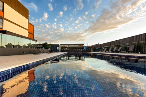 Trendy, Self Contained Inner City Apartment - Tourism Gold Coast 3