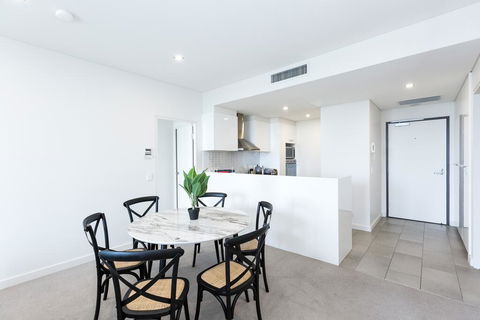 Trendy, Self Contained Inner City Apartment - Tourism Gold Coast 2