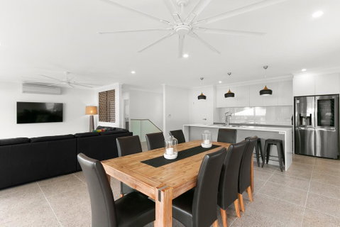 Tropical Beachside Oasis In Clifton Beach - Tourism Gold Coast 3
