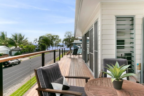 Tropical Beachside Oasis In Clifton Beach - Tourism Gold Coast 0
