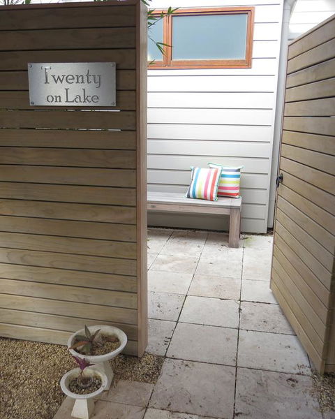 Twenty On Lake - Tourism Gold Coast 3