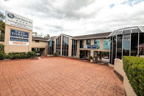 Twin Towers Inn - Gold Coast 3