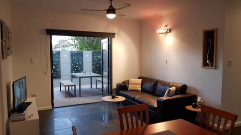Two Bedroom Garden Apartment - Tourism Gold Coast 1