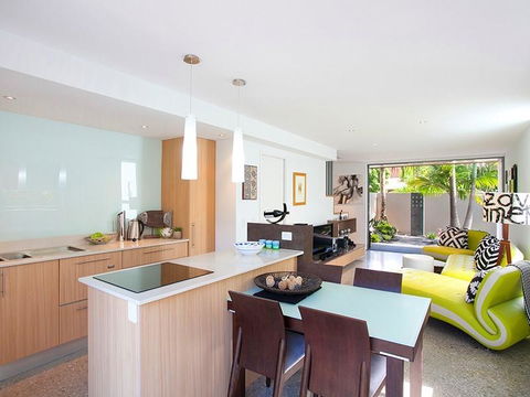 U3/27 Noosa Parade, Noosa Sound - Tourism Gold Coast 3