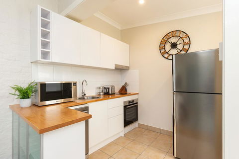 Ultimo 1 Bedroom House With Parking - Nice And Quiet - Tourism Gold Coast 3