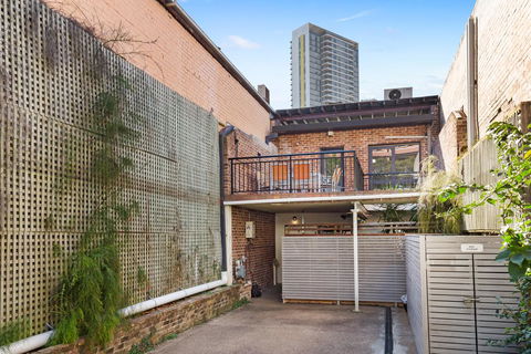 Ultimo Self-Contained Modern Apartments (623H) - Tourism Gold Coast 2
