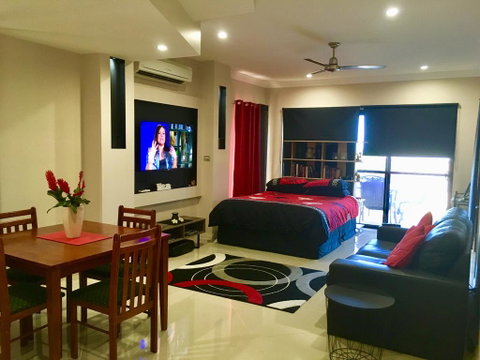 Ultra Modern Private Studio Room - Tourism Gold Coast 2