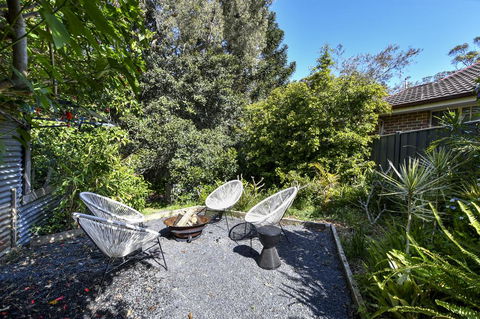 UMINA BEACH KOKOMO- Walk To The Beach, FAMILY And PET FRIENDLY Set Of 3 Vintage Original Holiday Flats & Vintage Caravan And Bat - Tourism Gold Coast 3