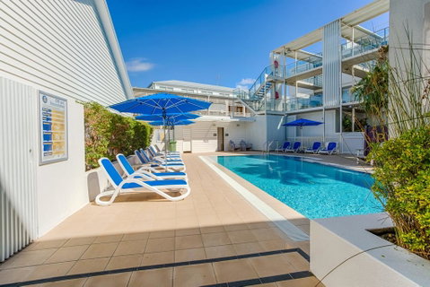 Unit 203 Plantation - Rainbow Beach, Plantation Resort Top Floor, Aircon, Free Wi-Fi - Tourism Gold Coast 1