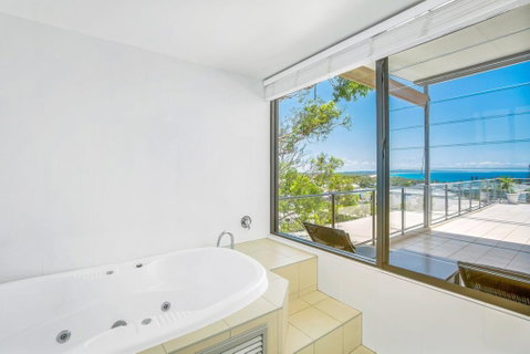 Unit 6 Rainbow Sea - Rainbow Beach, Amazing Ocean Views, Aircon, Wi-Fi, Pool, Walk To Beach - Tourism Gold Coast 2