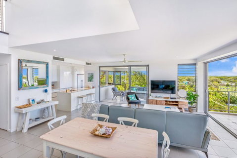 Unit 6 Rainbow Sea - Rainbow Beach, Amazing Ocean Views, Aircon, Wi-Fi, Pool, Walk To Beach - Tourism Gold Coast 1