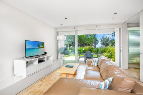 Unit 8 Plantation Resort - Rainbow Beach, Plantation Resort, Air Conditioned, Pool And Outdoor Spa - Tourism Gold Coast 3