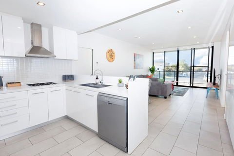 Urban Jungle! Executive Apartment In Heart Of CBD - Tourism Gold Coast 3