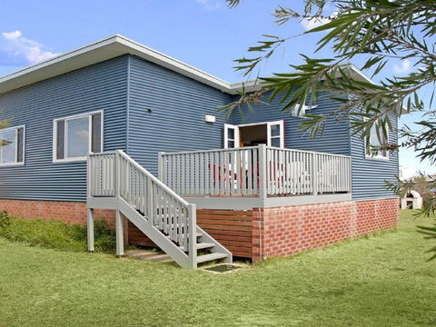 Urchins - Funky Comfort And Style - Tourism Gold Coast 0