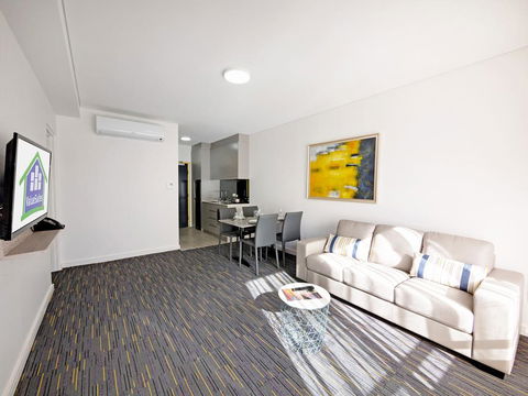 Value Suites Penrith - Tourism Gold Coast 1