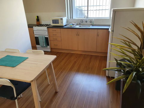 Value 2 Bed Villa Close To QEH + Airport + City + Beach - Tourism Gold Coast 3
