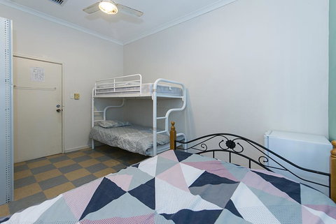 Victoria Park Lodge - Tourism Gold Coast 1