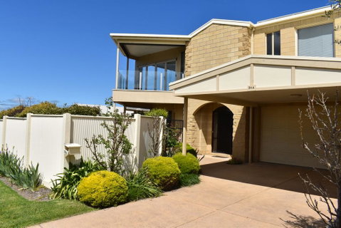 VIEWS FOREVER - INVERLOCH - Tourism Gold Coast 0