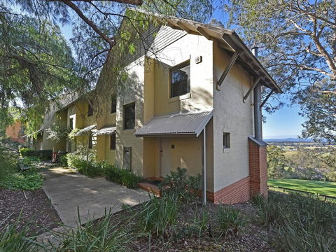 Villa 2br 540 Greenview Resort Condo Located Within Cypress Lakes Resort Nothing Is More Central - Tourism Gold Coast 3