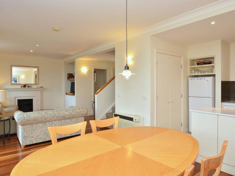 Villa Executive 2br Rose Resort Condo Located Within Cypress Lakes Resort (nothing Is More Central) - Tourism Gold Coast 3