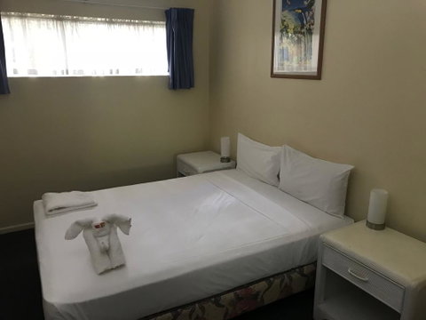 Villa Vaucluse Apartments - Tourism Gold Coast 2