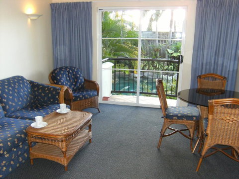 Villa Vaucluse Apartments - Tourism Gold Coast 1