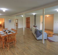 Village Stays Coldstream Gallery Bungalow - Tourism Gold Coast