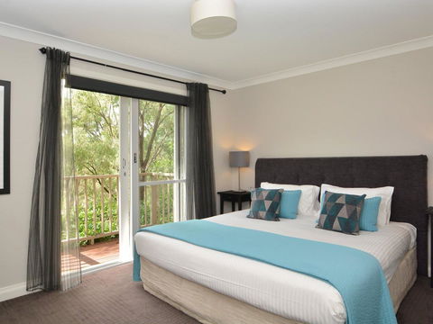 Villas Diciotto (sleeps 18) Resort Condos Located Within Cypress Lakes Resort (nothing Is More Central) - Tourism Gold Coast 2