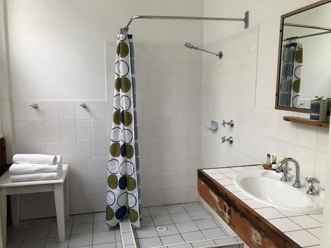 Vine Valley Inn - Tourism Gold Coast 1