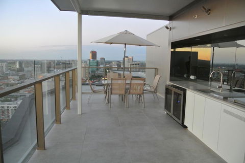 VUE Penthouse On King William - Gold Coast 0