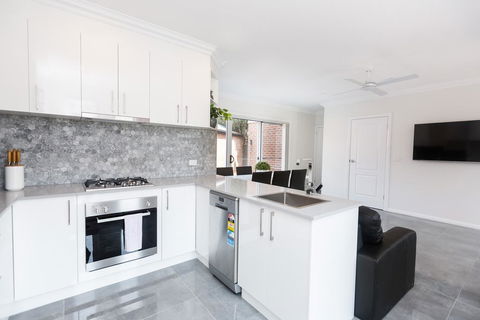 Wagga Apartments #1 - Tourism Gold Coast 2