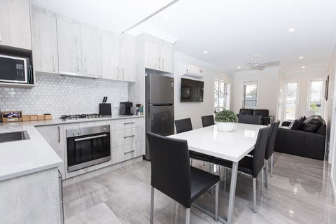 Wagga Apartments #2 - Tourism Gold Coast 0