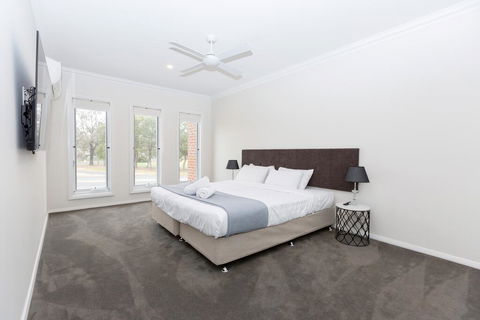 Wagga Apartments #2 - Tourism Gold Coast 3