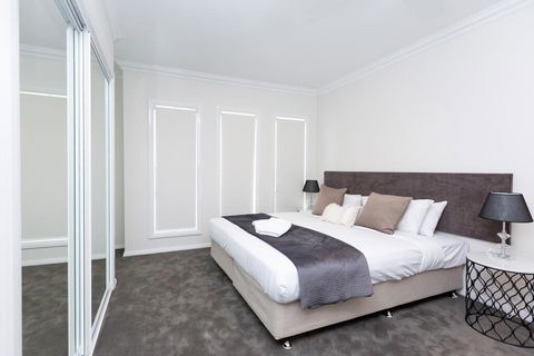 Wagga Apartments #3 - Tourism Gold Coast 0