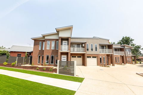 Wagga Apartments #4 - Tourism Gold Coast 0