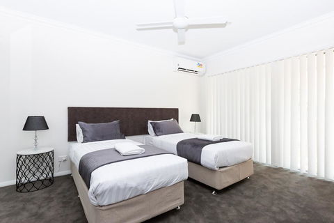 Wagga Apartments #4 - Tourism Gold Coast 2
