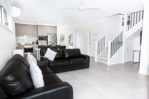 Wagga Apartments #5 - Tourism Gold Coast 0