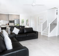 Wagga Apartments 5 - Tourism Gold Coast