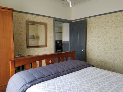 Wagga Wagga Country Cottages - Tourism Gold Coast 1