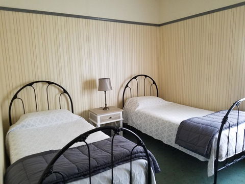 Wagga Wagga Country Cottages - Tourism Gold Coast 3