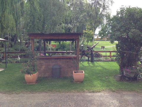 Walcha Royal Cafe & Accommodation - Tourism Gold Coast 2