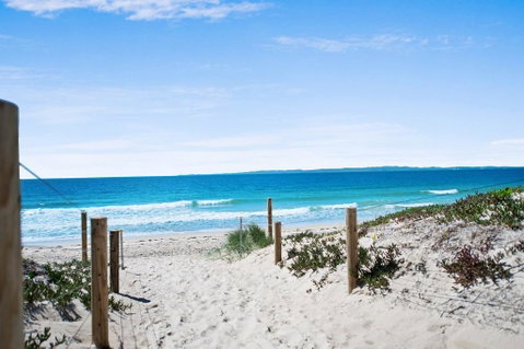 Walk To Surf Beach, Club And Shops - Sands Court Boyd St, Woorim - Tourism Gold Coast 2