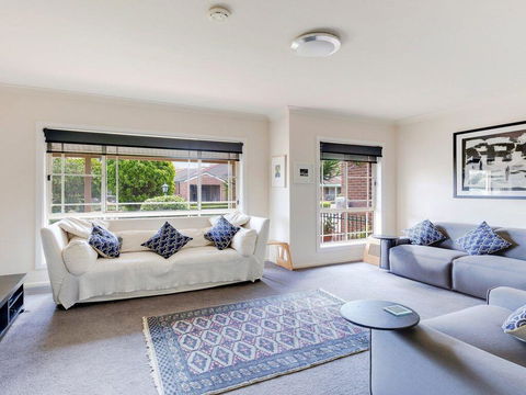 Walling-Clifton Gardens - Backing Onto Golf Course - Tourism Gold Coast 0