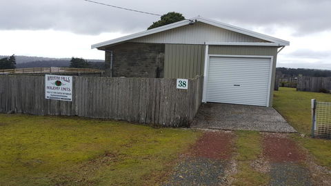 Waratah Falls Holiday Unit - Tourism Gold Coast 1