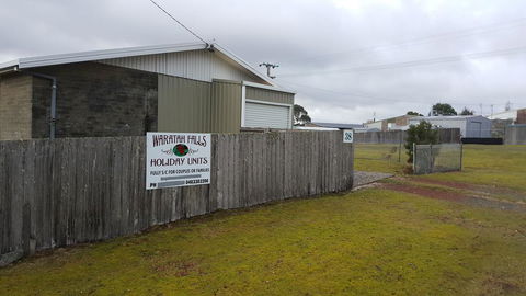 Waratah Falls Holiday Unit - Tourism Gold Coast 2