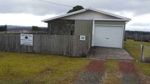Waratah Falls Holiday Unit - Tourism Gold Coast 1